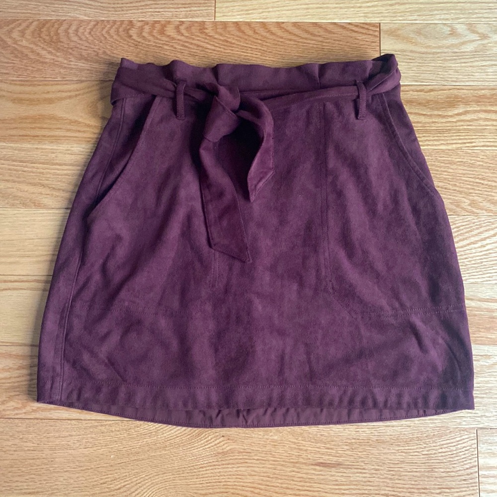 NWOT Abercrombie Maroon Tie Waist Vegan Suede Belted Mini Skirt | size: S